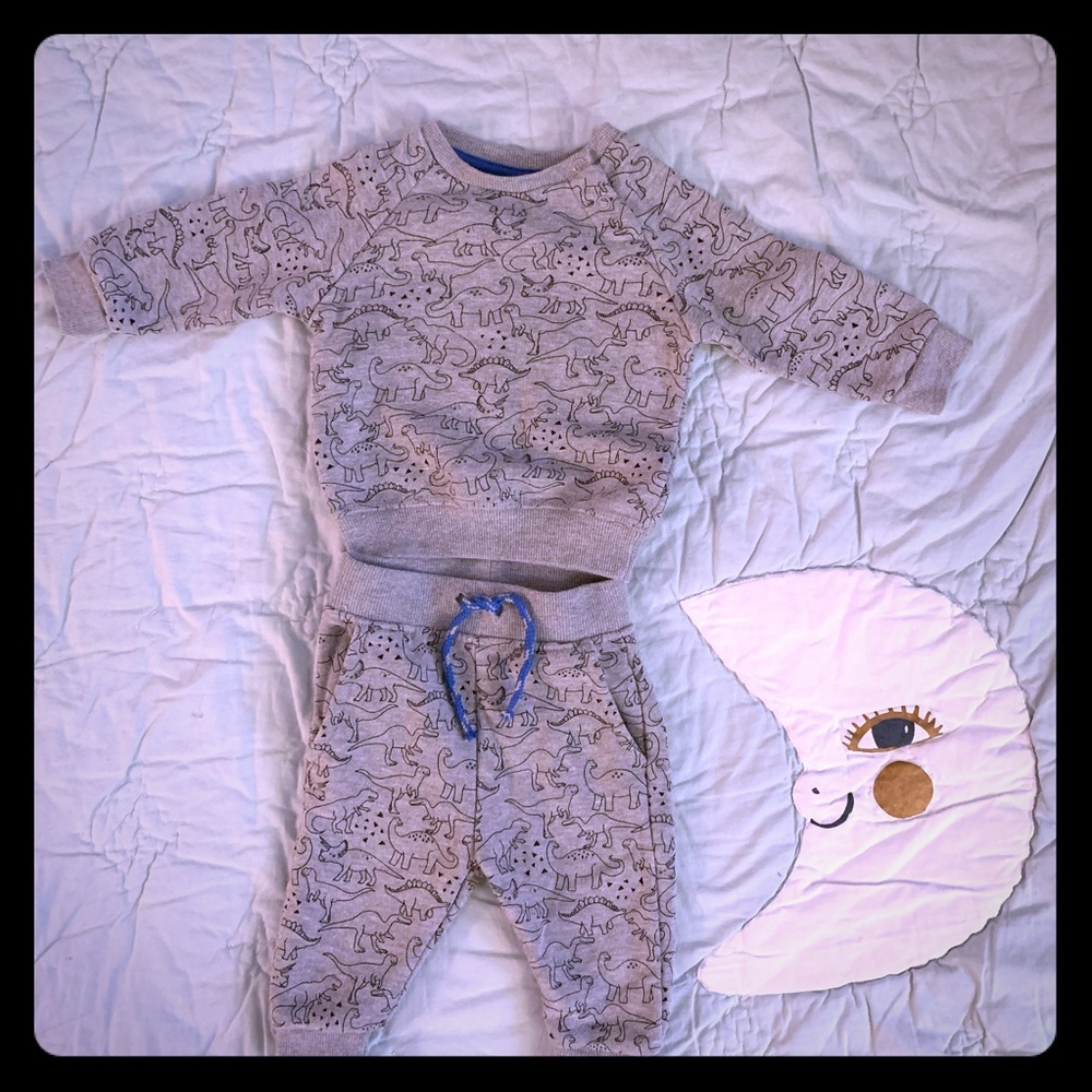 Primark 2 piece Dinosaur Sweat Set Grey 3-6 month
